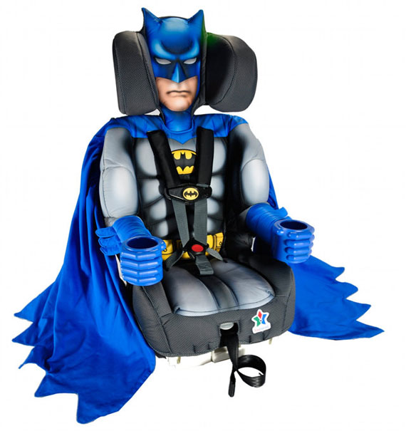 Детское автомобильное кресло: В крепких объятиях Бетмана