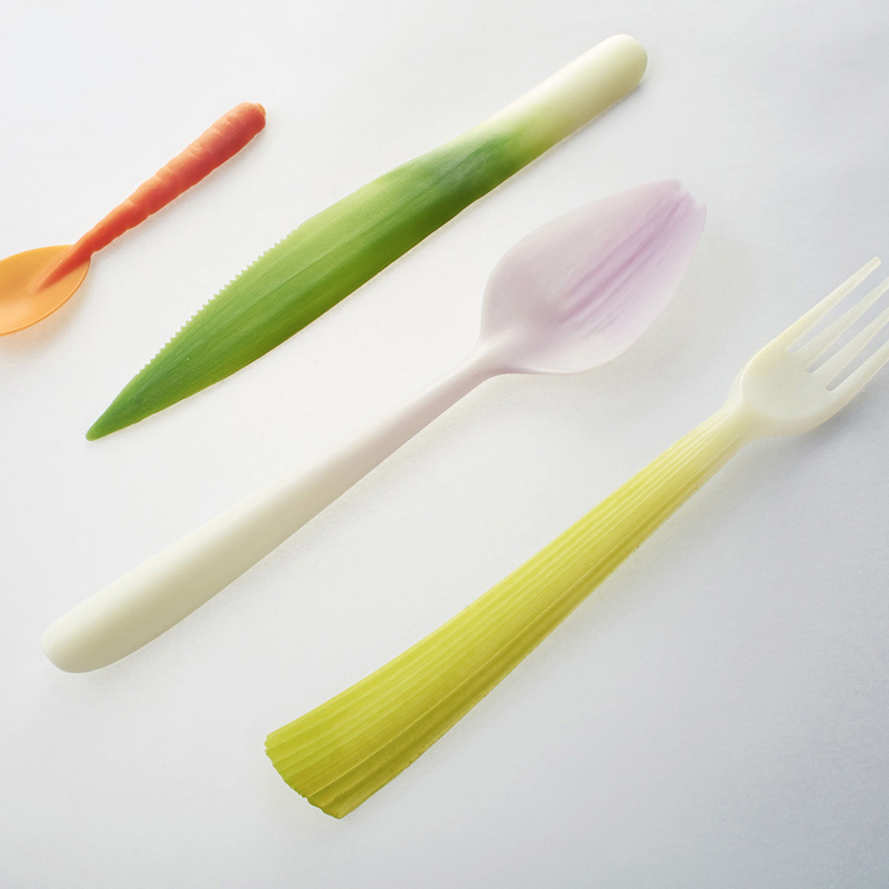 Биоразлагаема посуда «Graft Tableware» выглядит как овощи
