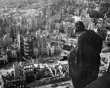Руины Дрездена, Германия, 1945 год