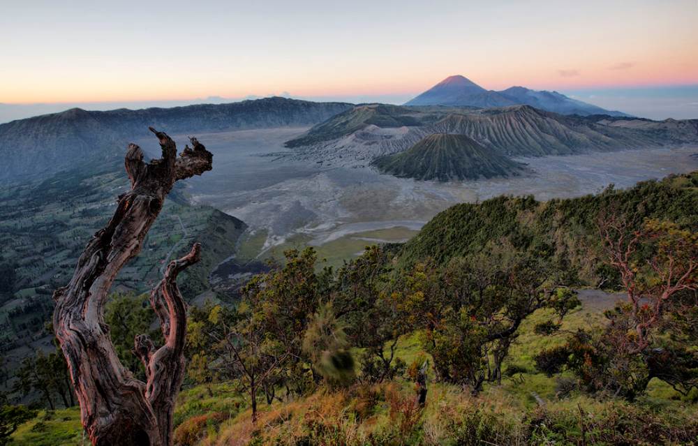 Небесные вершины вулкана Бромо, Восточная Ява, Индонезия