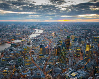Небоскрёб Мэри-Экс (Башня Мэри-Экс, 30 или Сент-Мэри Экс 30 (англ. 30 St Mary Axe)), вид с воздуха, Лондон