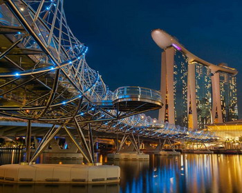 Пешеходный мост в виде спирали ДНК «Double Helix Bridge», Сингапур