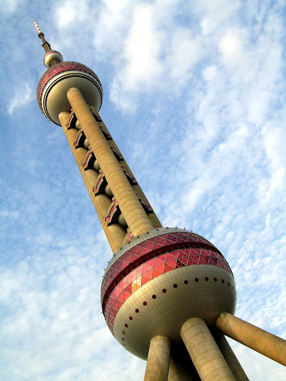 Шпиль Телебашни «Восточная жемчужина» (Oriental Pearl Tower), Шанхай, КНР