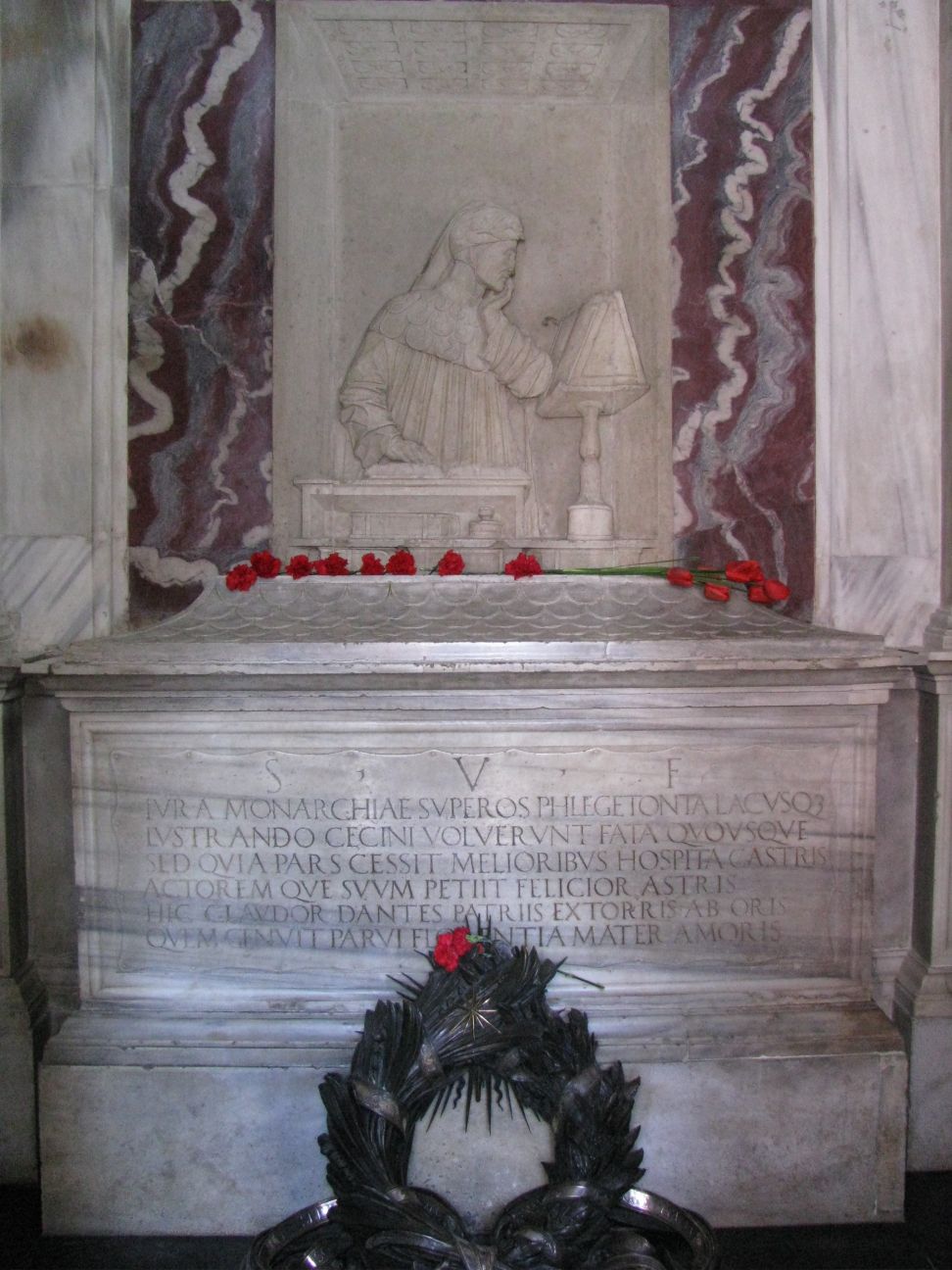 Надгробие Данте в Равенне
